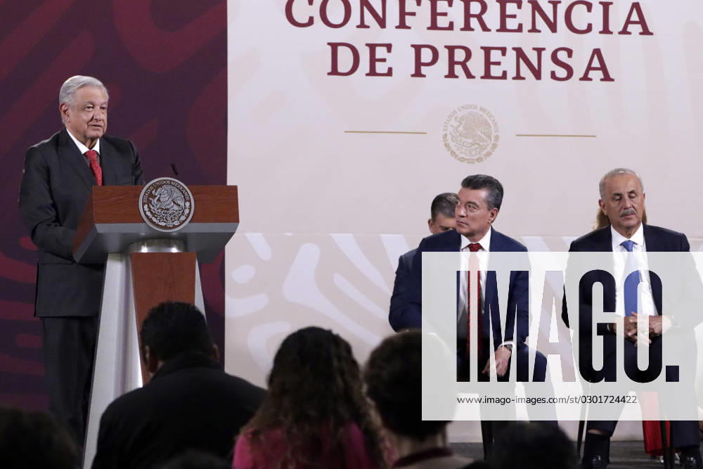 Mexiko, Andres Manuel Lopez Obrador Pressekonferenz August 14, 2023, Mexico City, Mexico: The president of Mexico, Andres Manuel Lopez Obrador with the governors of the states of Chiapas, Rutilio Escandon and Tabasco, Carlos Manuel Merino, at the press conference at the National Palace in the City from Mexico. on August 14, 2023 in Mexico City, Mexico Mexico City Mexico - ZUMAe321 20230814_zia_e321_009