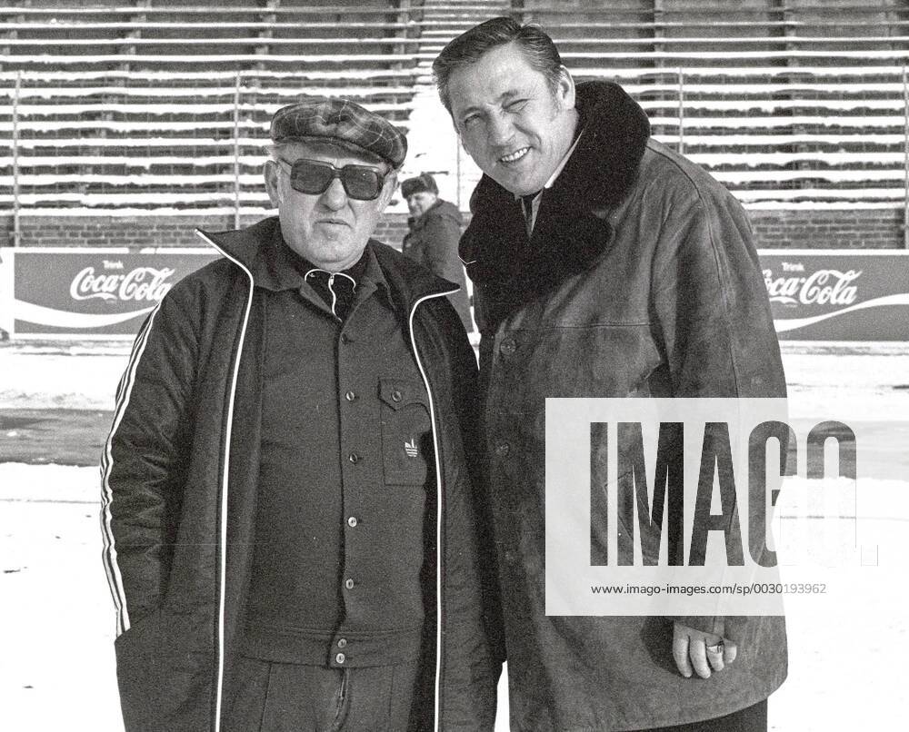 Fußball, Trainerhistorie, TeBe Berlin Han96 Trainer Helmut Kronsbein li. und TEBE Trainer Klaus Basikow. Aus 2. BL Hannover 96 gegen Tennis Borussia Berlin 1-0 am 18.02.1978.