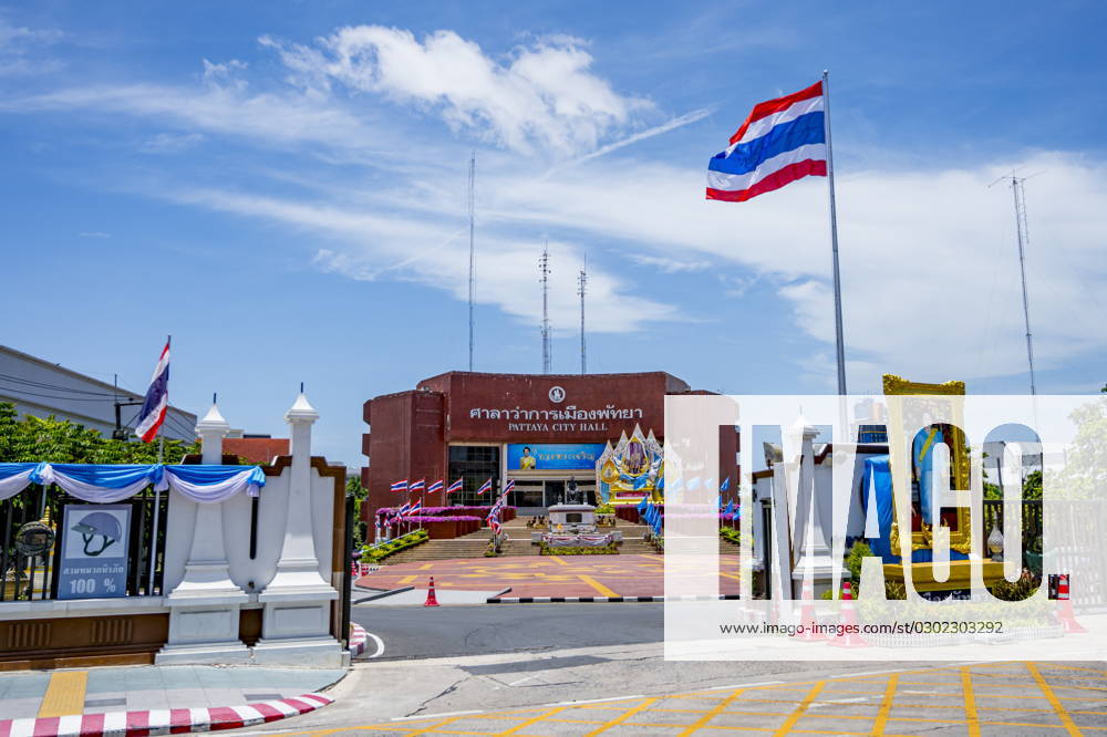 THA, Feature Pattaya, largest beach resort in Southeast Asia Pattaya, a popular Beach resort on the Gulf of Thailand, 14 08 23, , Thailand, THA, Feature Pattaya, largest beach resort in Southeast Asia Pattaya, a popular Beach resort on the Gulf of Thailand, in picture Feature City hall with Thai flag City hall with Thai flag nordphoto GmbHxStraubmeier nph00004