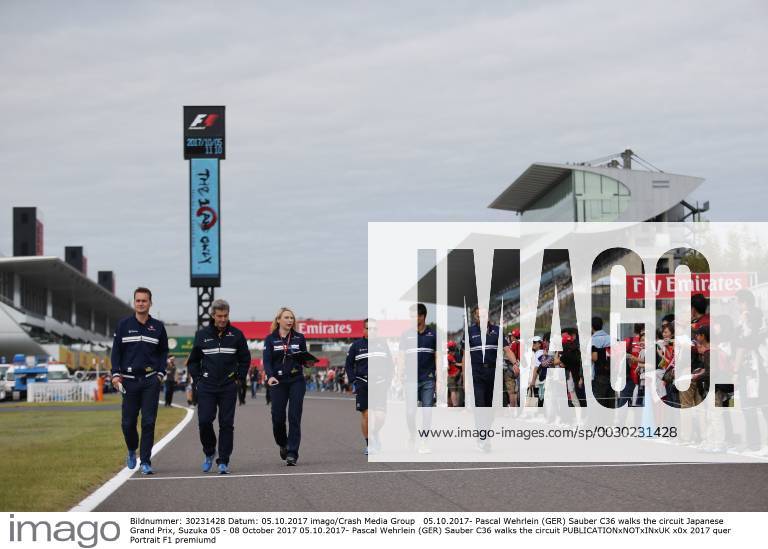 Pascal Wehrlein (GER) Sauber C36 walks the circuit Japanese Grand Prix, Suzuka 05 - 08 October 2017 05.10.2017- Pascal Wehrlein (GER) Sauber C36 walks the circuit