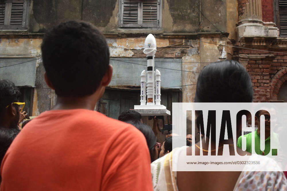 Daily Life In Kolkata, India People are flying a replica of Chandrayaan 3, by drones to celebrate its successful landing on moon in Kolkata, India on 27 August 2023. Kolkata West Bengal India