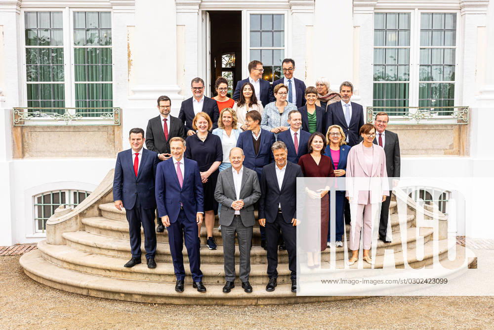 Group photo around Chancellor Olaf Scholz, Robert Habeck and Christian Lindner with all participants on 30 August 2023 during the cabinet retreat at Meseberg Castle in Gransee, Brandenburg Cabinet retreat at Meseberg Castle
