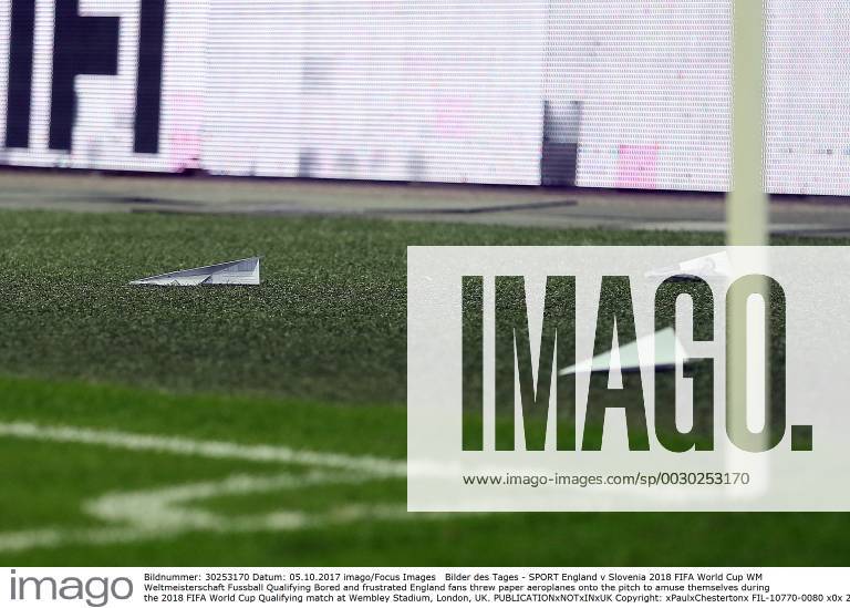 - SPORT England v Slovenia 2018 FIFA World Cup WM Weltmeisterschaft Fussball Qualifying Bored and frustrated England fans threw paper aeroplanes onto the pitch to amuse themselves during the 2018 FIFA World Cup Qualifying match at Wembley Stadium, London, UK. Content Not Available For UK Newspapers