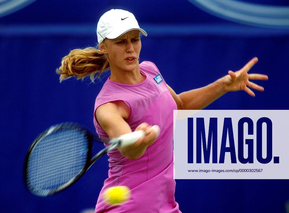 Elena Dementieva (Rußland) - Vorhand Tennis Damen Australian Open 2001, WTA-Tour, Grand Slam, Hardcourt, Hartplatz, Hartplatztennis, Hartplatzturnier Einzelbild Flinders Park Melbourne Dynamik,