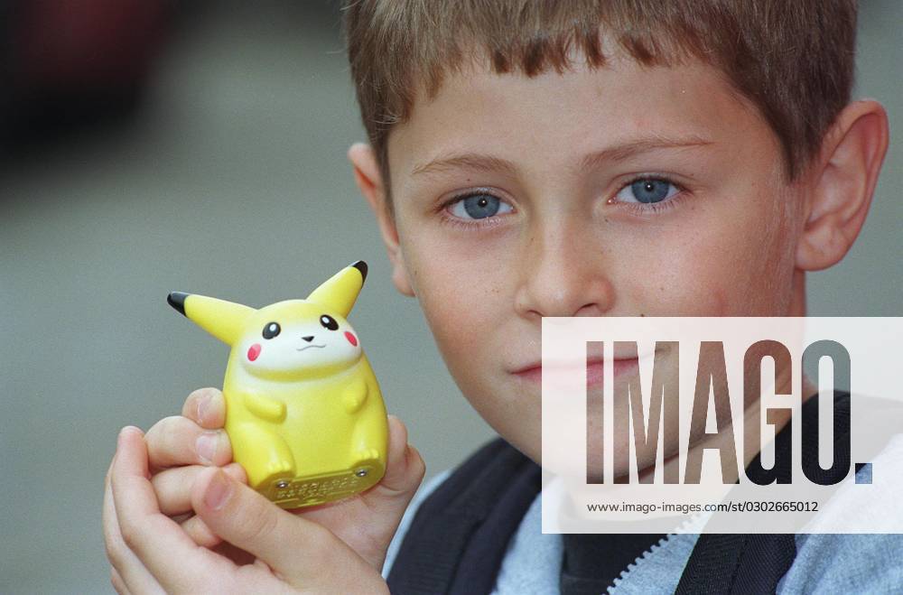 POKEMON The latest cult toy from Nintendo (Tipped to be the No.1 selling toy this Christmas) COMPULSORY CREDIT: UPPA Photoshot Photo UDW 016625 B-19 30.09.1999 POKEMON The latest cult toy from Nintendo (Tipped to be the No.1 selling toy this Christmas) COMPULSORY CREDIT: UPPA Photoshot Photo UDW 016625 B-19 30.09.1999, Credit:Photoshot Avalon United Kingdom