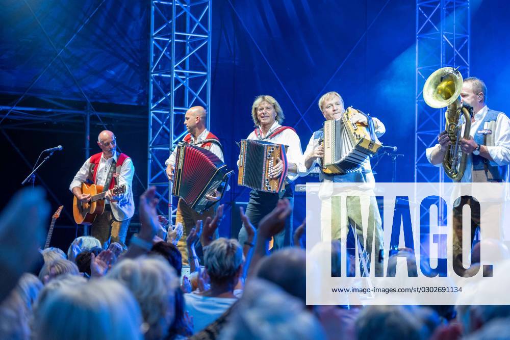 Kufstein, AUT, On the road in Tyrol, farewell concert Tiroler Echo and Hansi Hinterseer, Servus Mander last concert with Hansi Hinterseer at the fortress, concert, in the picture Hansi Hinterseer, concert, Kufstein,