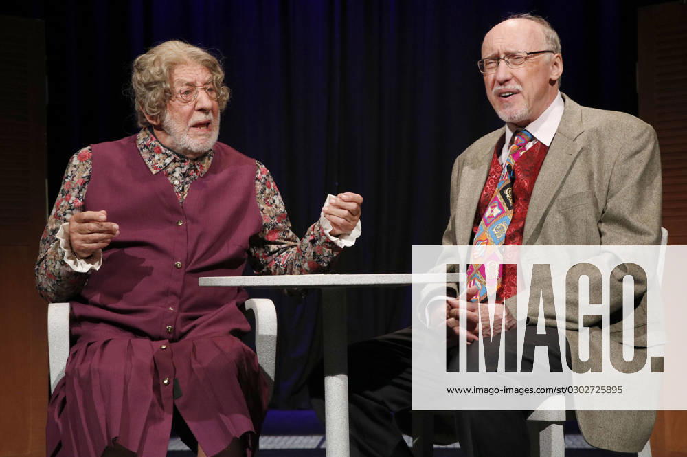 Dieter Hallervorden and Harald Effenberg at the photo rehearsal for the play Stations of a Comedian at the Mitteldeutsches Theater Dessau Roßlau, 04 09 2023 Foto:xA.xFuturexImagex stationen_3911