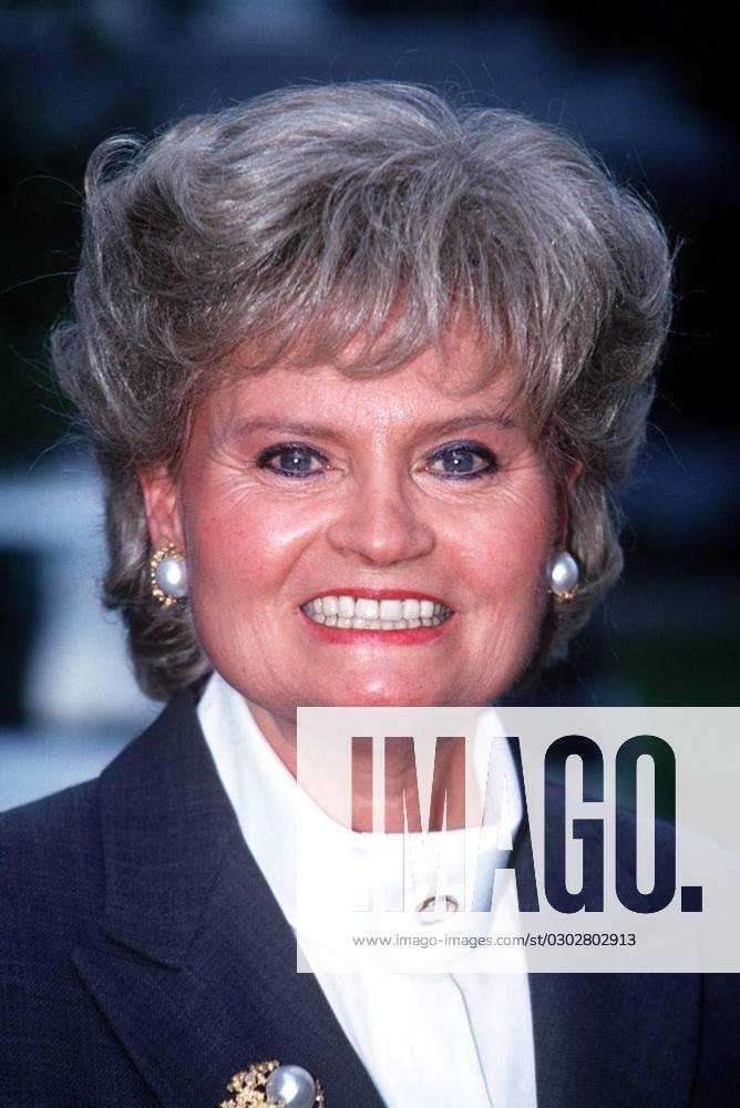 HANNELORE KOHL Wife of Helmut Kohl, Chancellor of Germany Bandphoto Agency Photo B02 036589 22.06.1994 HANNELORE KOHL Wife of Helmut Kohl, Chancellor of Germany Bandphoto Agency Photo B02 036589 22.06.1994, Credit: Band Photo uppa.co.uk Avalon United Kingdom