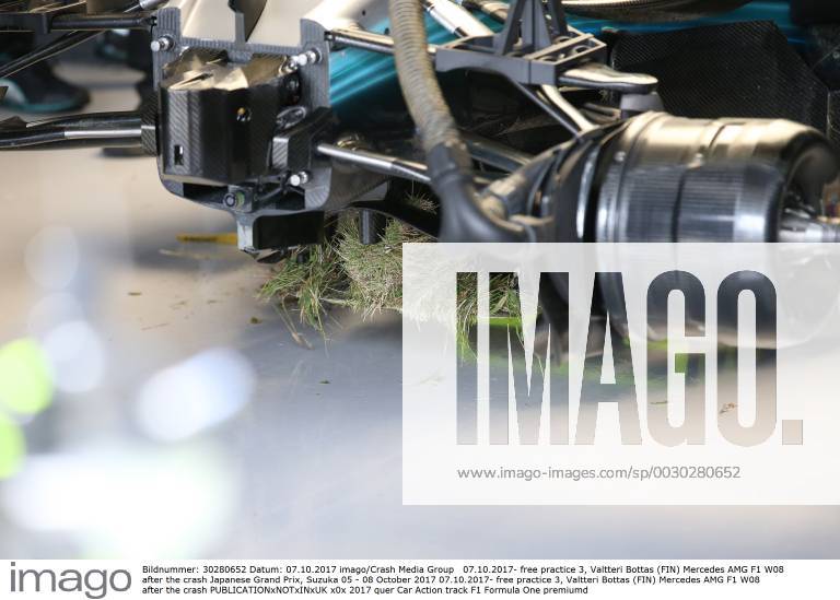 free practice 3, Valtteri Bottas (FIN) Mercedes AMG F1 W08 after the crash Japanese Grand Prix, Suzuka 05 - 08 October 2017 07.10.2017- free practice 3, Valtteri Bottas (FIN) Mercedes AMG F1 W08 after the crash