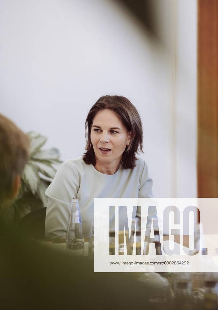 Annalena Baerbock (Bündnis 90 Die Grünen), Bundesministerin des Auswärtigen, gibt der Funke Mediengruppe am 05.09.2023 ein Interview in ihren Büroräumen im Auswärtigen Amt. Politik Deutschland Berlin Berlin