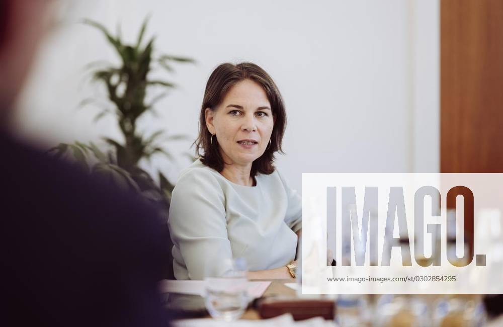 Annalena Baerbock (Bündnis 90 Die Grünen), Bundesministerin des Auswärtigen, gibt der Funke Mediengruppe am 05.09.2023 ein Interview in ihren Büroräumen im Auswärtigen Amt. Politik Deutschland Berlin Berlin