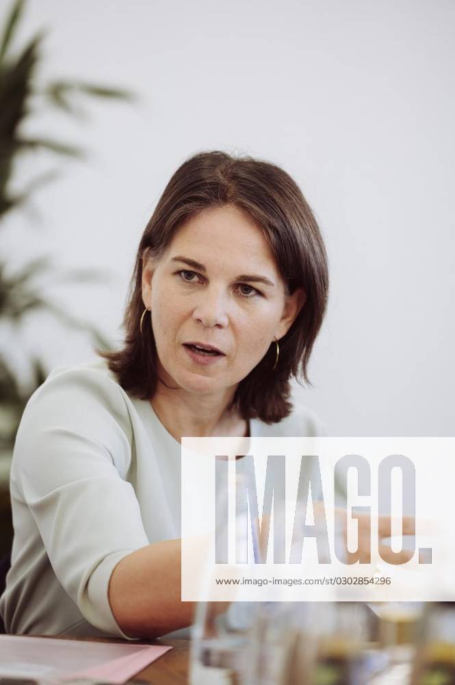 Annalena Baerbock (Bündnis 90 Die Grünen), Bundesministerin des Auswärtigen, gibt der Funke Mediengruppe am 05.09.2023 ein Interview in ihren Büroräumen im Auswärtigen Amt. Politik Deutschland Berlin Berlin