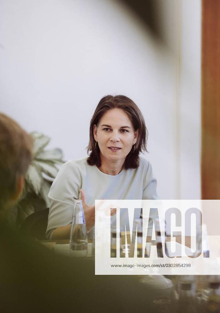 Annalena Baerbock (Bündnis 90 Die Grünen), Bundesministerin des Auswärtigen, gibt der Funke Mediengruppe am 05.09.2023 ein Interview in ihren Büroräumen im Auswärtigen Amt. Politik Deutschland Berlin Berlin