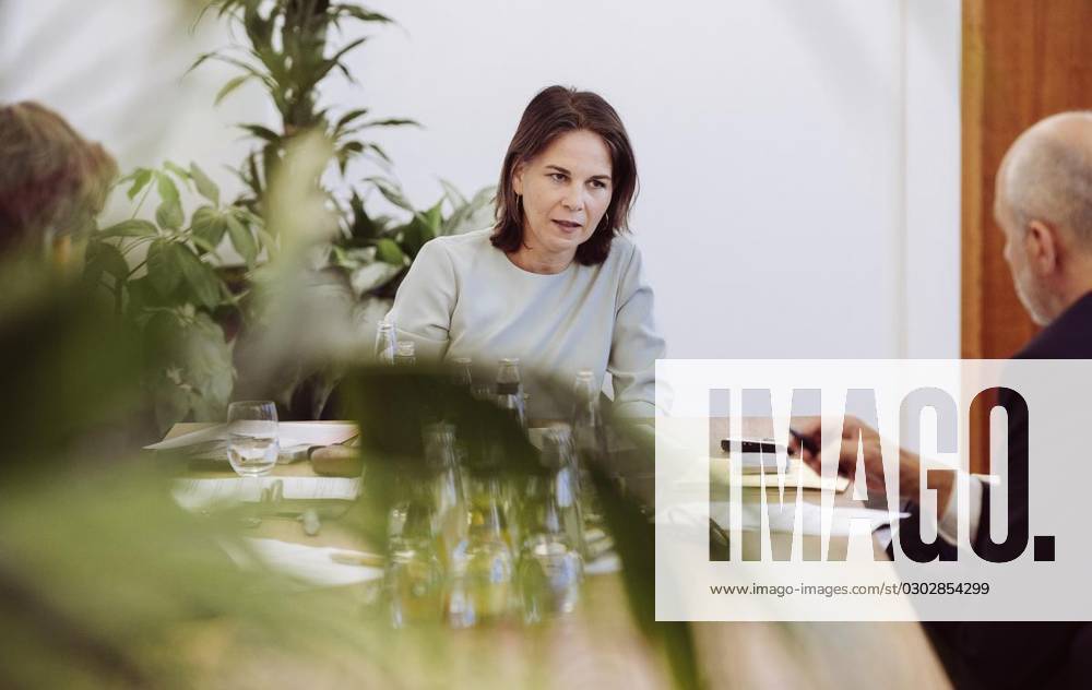 Annalena Baerbock (Bündnis 90 Die Grünen), Bundesministerin des Auswärtigen, gibt der Funke Mediengruppe am 05.09.2023 ein Interview in ihren Büroräumen im Auswärtigen Amt. Politik Deutschland Berlin Berlin