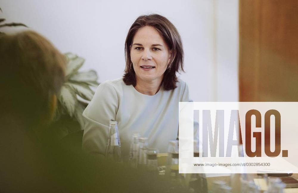 Annalena Baerbock (Bündnis 90 Die Grünen), Bundesministerin des Auswärtigen, gibt der Funke Mediengruppe am 05.09.2023 ein Interview in ihren Büroräumen im Auswärtigen Amt. Politik Deutschland Berlin Berlin