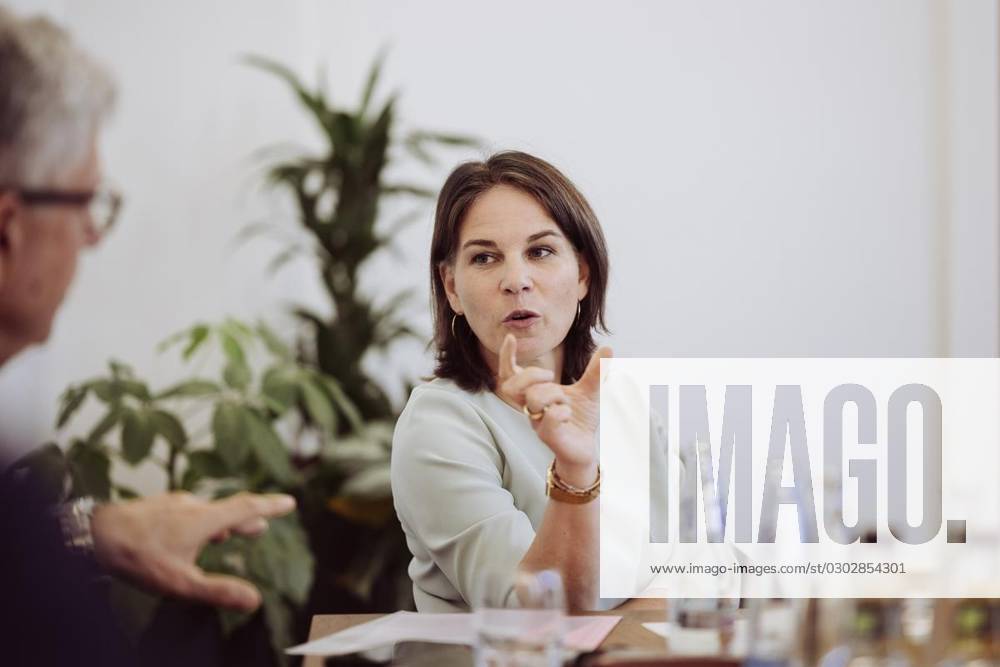 Annalena Baerbock (Bündnis 90 Die Grünen), Bundesministerin des Auswärtigen, gibt der Funke Mediengruppe am 05.09.2023 ein Interview in ihren Büroräumen im Auswärtigen Amt. Politik Deutschland Berlin Berlin