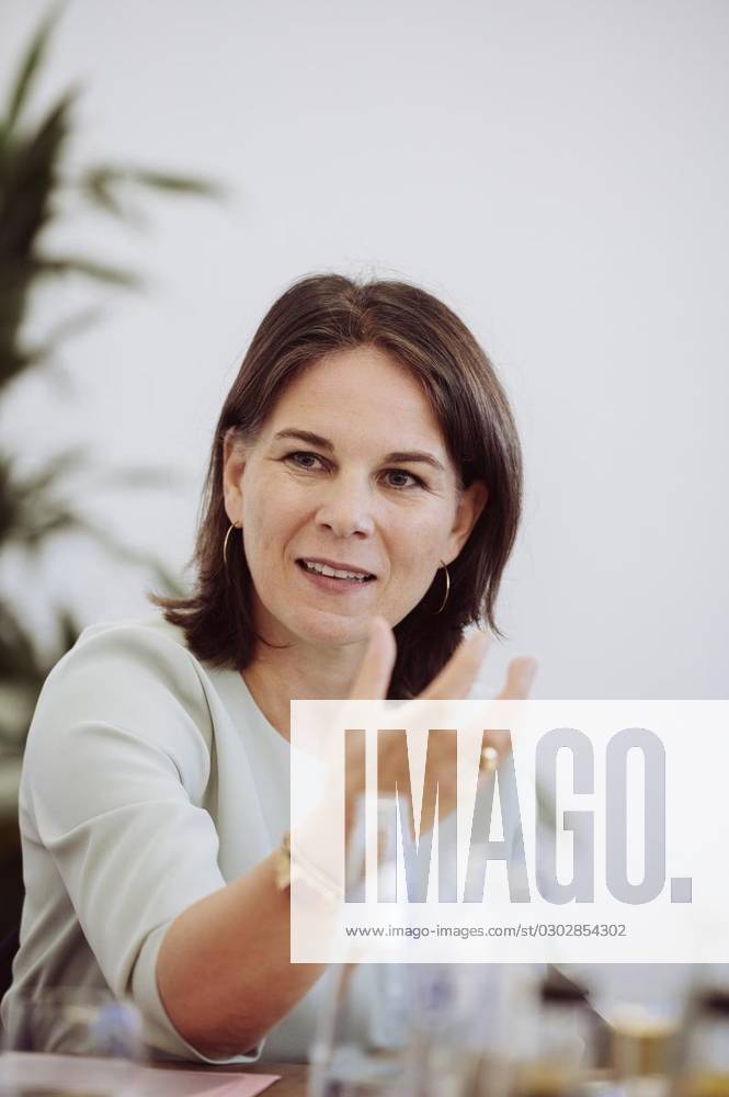 Annalena Baerbock (Bündnis 90 Die Grünen), Bundesministerin des Auswärtigen, gibt der Funke Mediengruppe am 05.09.2023 ein Interview in ihren Büroräumen im Auswärtigen Amt. Politik Deutschland Berlin Berlin