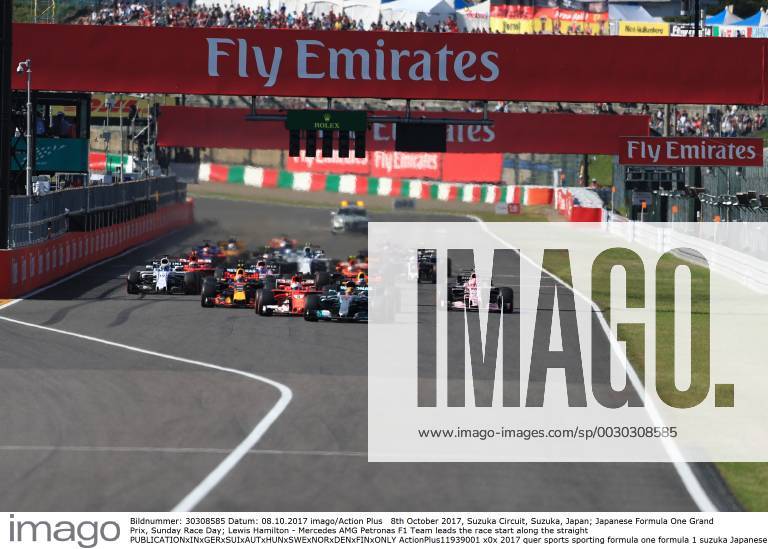 8th October 2017, Suzuka Circuit, Suzuka, Japan; Japanese Formula One Grand Prix, Sunday Race Day; Lewis Hamilton - Mercedes AMG Petronas F1 Team leads the race start along the straight ActionPlus11939001