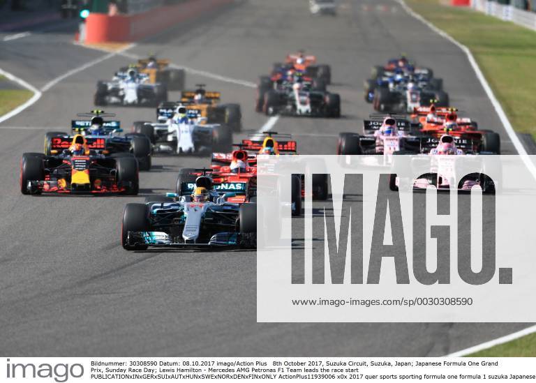 8th October 2017, Suzuka Circuit, Suzuka, Japan; Japanese Formula One Grand Prix, Sunday Race Day; Lewis Hamilton - Mercedes AMG Petronas F1 Team leads the race start ActionPlus11939006