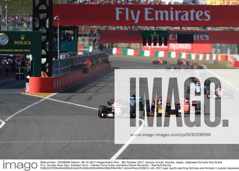 8th October 2017, Suzuka Circuit, Suzuka, Japan; Japanese Formula One Grand Prix, Sunday Race Day; Esteban Ocon - Sahara Force India overtakes Daniel Ricciardo - Red Bull Racing ActionPlus11939012