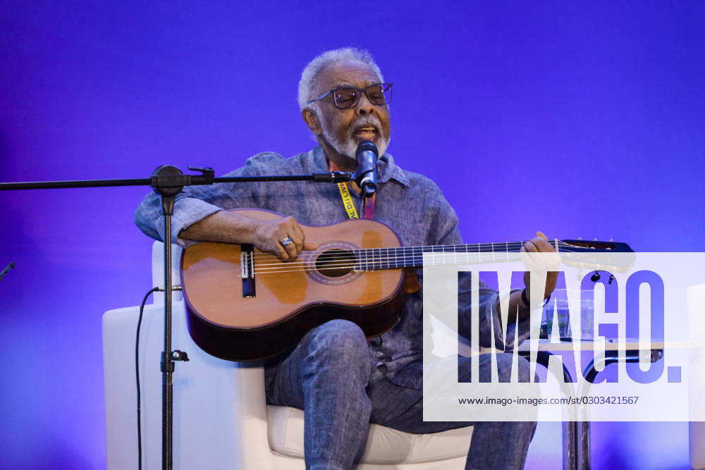 RIO DE JANEIRO, RJ - 10.09.2023: QUARENTA ANOS DA BIENAL DO LIVRO NO RJ - The singer and immortal of the Brazilian Academy of Letters, Gilberto Gil, participates in the literary ciranda this Sunday (10) on the last day of the Book Biennial at Riocentro. x2432386x LorandoxLabbe
