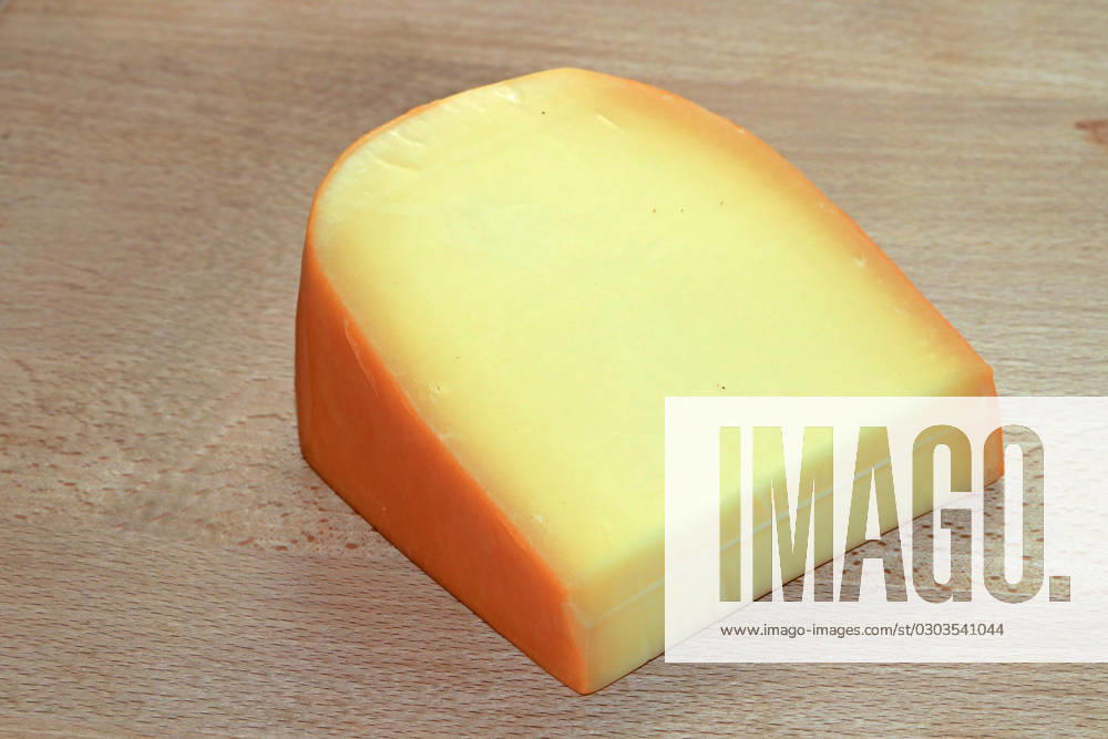 Popular cheese products Middle Ages Gouda in the piece from the Netherlands
