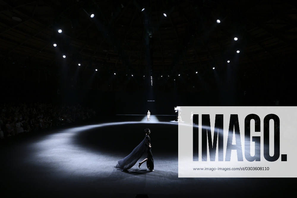 Bilder des Jahres 2023, Entertainment 09 September Entertainment Themen der Woche KW37 BEIJING, CHINA - SEPTEMBER 12: Models walk the runway at RILLKEM collection show by designer Rillkem during the China Fashion Week S S 2024 at 751D.PARK on September 12, 2023 in Beijing, China.