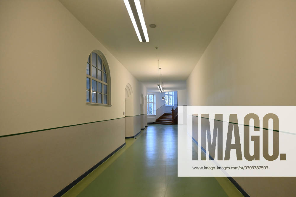 School lessons at an elementary school in Bavaria on the first school day after the summer vacations on 12 09 2023 Empty school corridor,