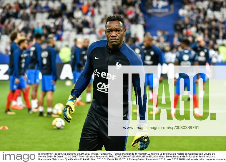 Steve Mandanda fr FOOTBALL France vs Bielorussie Match de Qualification Coupe du Monde 2018 St Denis 10 10 2017 ThierryBreton Panoramic