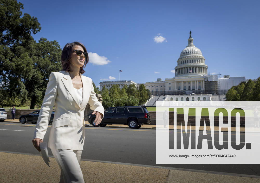 Annalena Baerbock Buendnis 90 Die Gruenen , German Foreign Minister, USA Here on the way to a press statement in front of the Capitol Washington United States