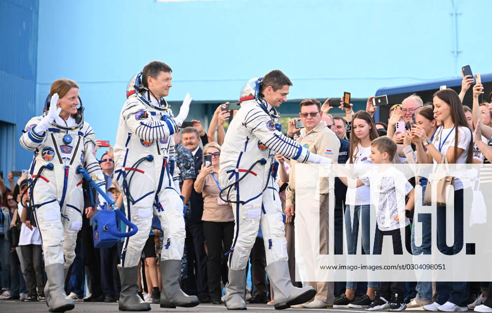 Russia Space 8517814 15.09.2023 Roscosmos cosmonauts Oleg Kononenko, Nikolai Chub, and NASA astronaut Loral O Hara report on readiness for the spaceflight before boarding the Soyuz MS-24 spacecraft for their expedition to the International Space Station (ISS) at the Baikonur Cosmodrome in Kazakhstan. Alexey Filippov Sputnik Baikonur Kazakhstan