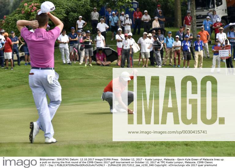 Kuala Lumpur, Malaysia - Gavin Kyle Green of Malaysia lines up a putt on during the first round of the CIMB Classic 2017 golf tournament on October 12, 2017 at TPC Kuala Lumpur, Malaysia. CIMB Classic 2017 - Day 1 - ZUMAn230 20171012_zaa_n230_048