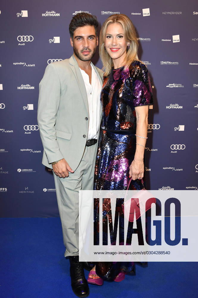 Wolke Hegenbarth with partner Oliver Vaid at the award ceremony of the German Acting Award 2023 at the restaurant Spindler Klatt Berlin, 15 09 2023 Foto:xN.xKubelkax xFuturexImagex schauspielpreis_3868