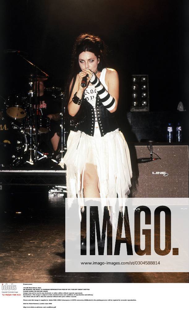 Evanescence _ Sho.......... Evanescence _ Shot for Metal Hammer, London June 2004 http: , Credit:Mick Hutson Avalon