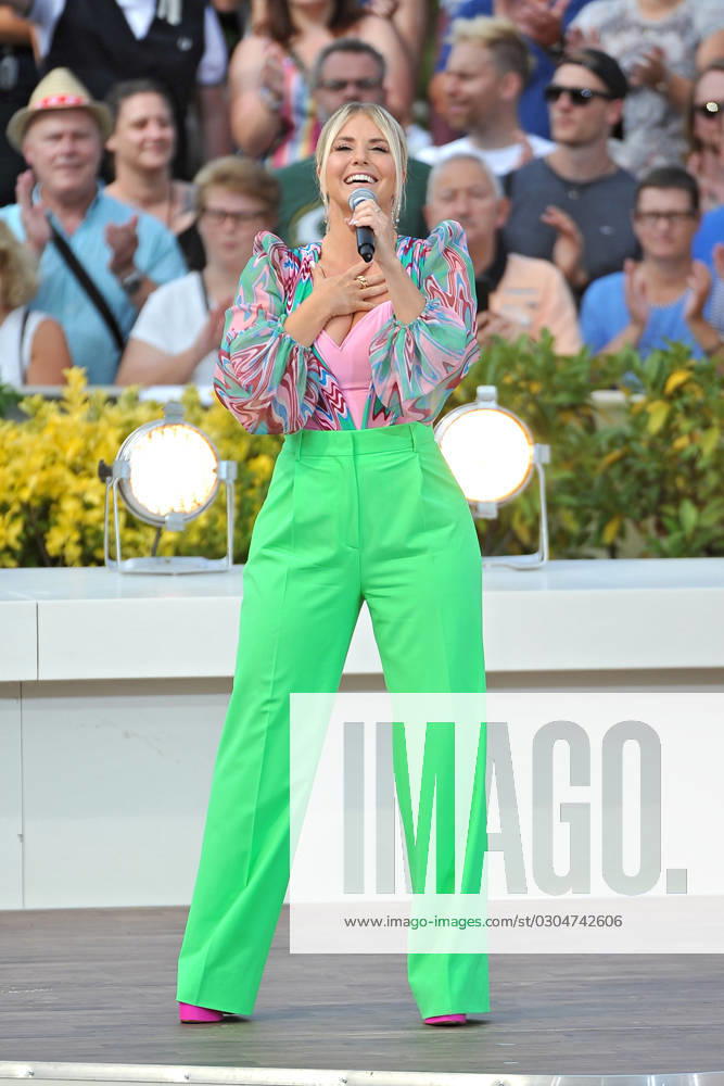 ZDF Fernsehgarten singer Beatrice Egli during the ZDF entertainment show Fernsehgarten on 17 09 2023 in Mainz 20230917MWI102048