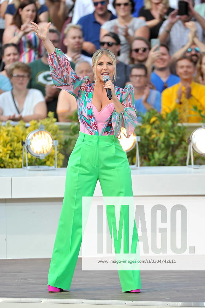 ZDF Fernsehgarten singer Beatrice Egli during the ZDF entertainment show Fernsehgarten on 17 09 2023 in Mainz 20230917MWI102133