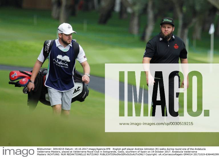 English golf player Andrew Johnston (R) walks during round one of the Andalucía Valderrama Masters, played at Valderrama Royal Club in Sotogrande, Cadiz, sourthern of Spain on 19 October 2017. Andalucía Valderrama Masters !ACHTUNG: NUR REDAKTIONELLE NUTZUNG!