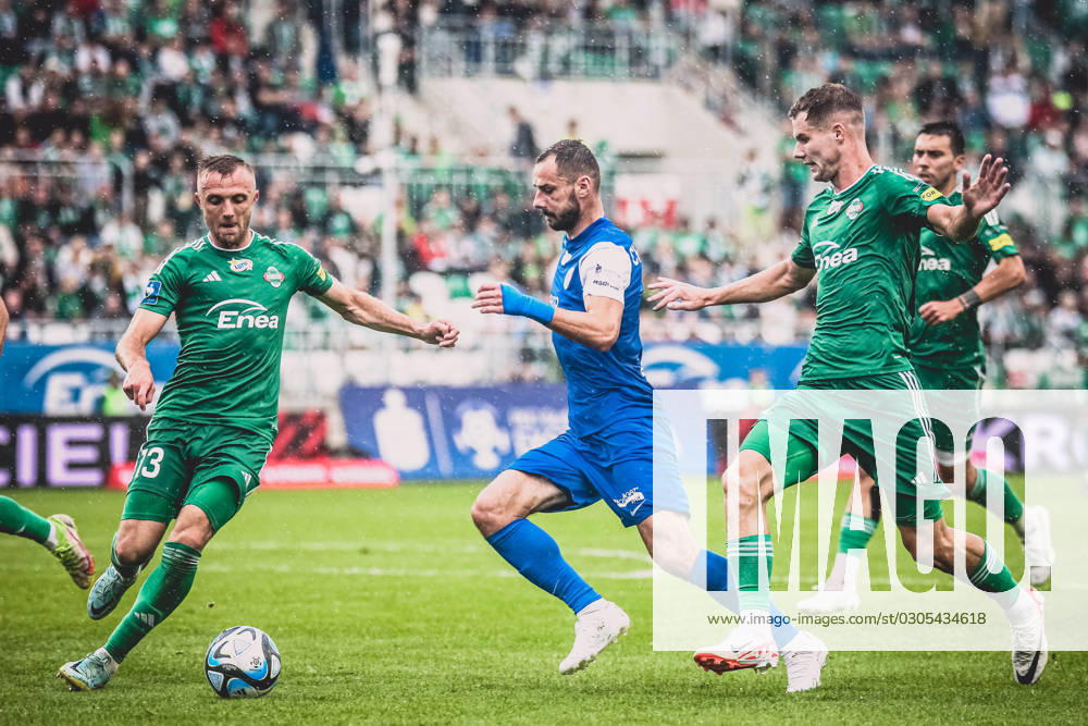 RADOM 23.09.2023 MECZ 9. KOLEJKA PKO EKSTRAKLASA SEZON 2023 24 --- POLISH FOOTBALL TOP LEAGUE MATCH: RADOMIAK RADOM - PUSZCZA NIEPOLOMICE JAN GRZESIK MATEUSZ CHOLEWIAK MICHAL KAPUT FOT. Kacper Pacocha 400mm NEWSPIX.PL --- Newspix.pl 065_PAC_0586