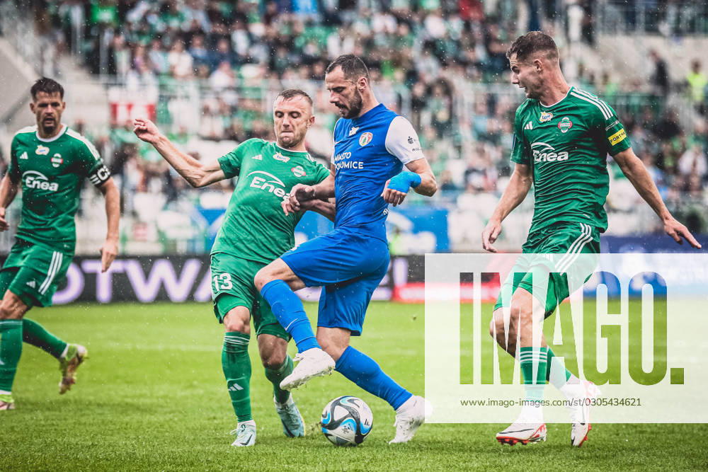 RADOM 23.09.2023 MECZ 9. KOLEJKA PKO EKSTRAKLASA SEZON 2023 24 --- POLISH FOOTBALL TOP LEAGUE MATCH: RADOMIAK RADOM - PUSZCZA NIEPOLOMICE JAN GRZESIK MATEUSZ CHOLEWIAK MICHAL KAPUT FOT. Kacper Pacocha 400mm NEWSPIX.PL --- Newspix.pl 066_PAC_0589
