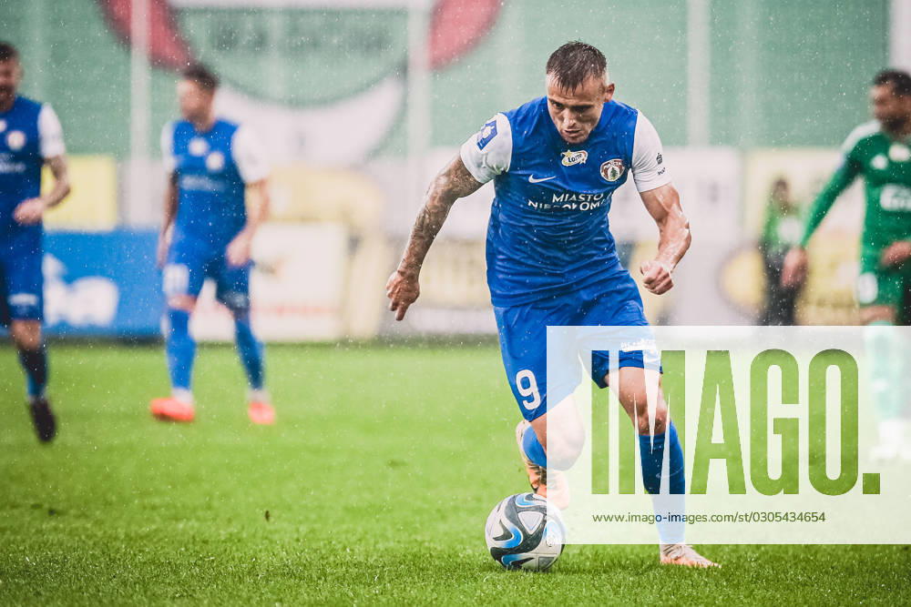 RADOM 23.09.2023 MECZ 9. KOLEJKA PKO EKSTRAKLASA SEZON 2023 24 --- POLISH FOOTBALL TOP LEAGUE MATCH: RADOMIAK RADOM - PUSZCZA NIEPOLOMICE MARCEL PIECZEK FOT. Kacper Pacocha 400mm NEWSPIX.PL --- Newspix.pl 075_PAC_0648