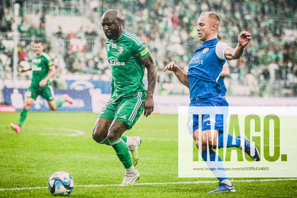 RADOM 23.09.2023 MECZ 9. KOLEJKA PKO EKSTRAKLASA SEZON 2023 24 --- POLISH FOOTBALL TOP LEAGUE MATCH: RADOMIAK RADOM - PUSZCZA NIEPOLOMICE MIKE CESTOR KAMIL ZAPOLNIK FOT. Kacper Pacocha 400mm NEWSPIX.PL --- Newspix.pl 077_PAC_0663