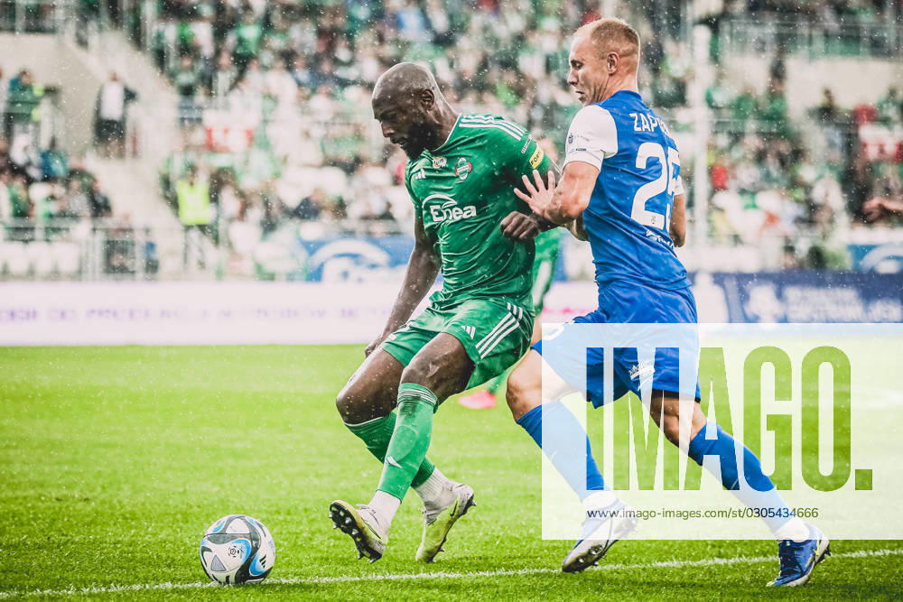 RADOM 23.09.2023 MECZ 9. KOLEJKA PKO EKSTRAKLASA SEZON 2023 24 --- POLISH FOOTBALL TOP LEAGUE MATCH: RADOMIAK RADOM - PUSZCZA NIEPOLOMICE MIKE CESTOR KAMIL ZAPOLNIK FOT. Kacper Pacocha 400mm NEWSPIX.PL --- Newspix.pl 078_PAC_0666