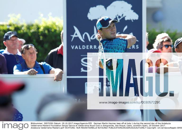 German Martin Kaymer tees off at hole 1 during the second day of the Andalucia Valderrama Masters-Foundation Sergio Garcia at Valderrama Royal Club in Sotogrande, San Roque, Cadiz, southern Spain, 20 October 2017. Andalucia Valderrama Masters golf !ACHTUNG: NUR REDAKTIONELLE NUTZUNG!