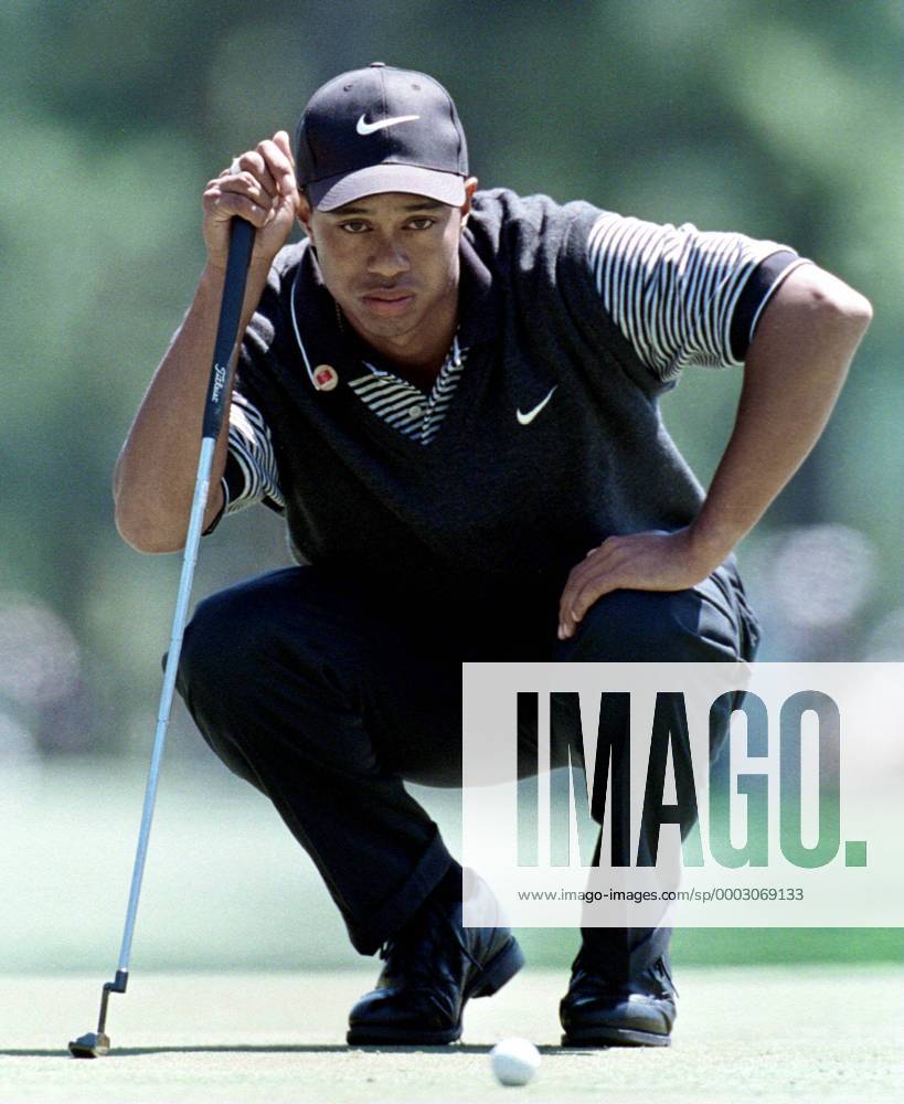 Eldrick Tiger Woods (USA) nachdenklich - (AUG97041012) Golf Herren Masters Tournament 1997, PGA Tour, Einzelbild Augusta Nachdenklichkeit, Golf Herren Masters Tournament 1997, PGA Tour, Einzelbild Augusta Nachdenklichkeit,