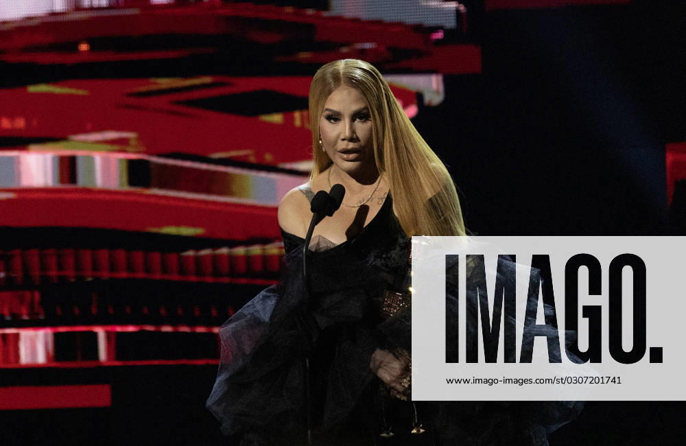 Ivy Queen receives an award at the 2023 Latin Billboard Music Awards at the University of Miami, Watsco Center, Thursday, October 05, 2023 in Coral Gables, Florida. MIA20231005186 GARYxIxROTHSTEIN