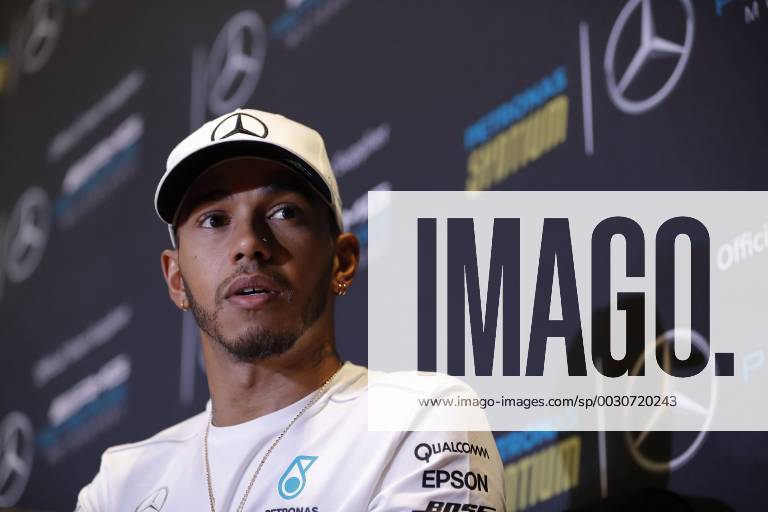 The British driver Lewis Hamilton, leader of the Formula 1 world drivers, reacts during a press conference PK Pressekonferenz in Mexico City, Mexico, 25 October 2017. The British was ambitious and said that Sunday at the Mexican Grand Prix is not interested in obtaining other results to win and get the first place of the race, result that would report his fourth world title. Lewis Hamilton: My plan is to win, I came to Mexico for the number one !ACHTUNG: NUR REDAKTIONELLE NUTZUNG!