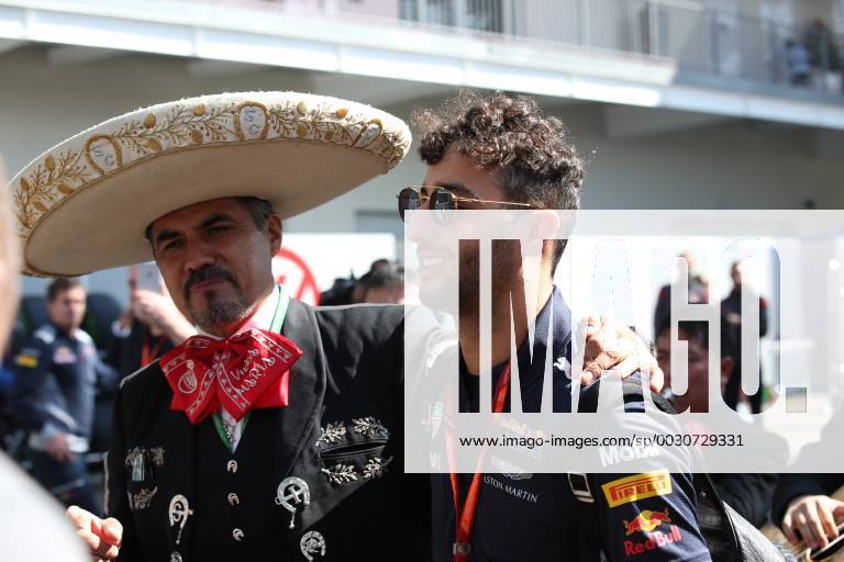 Daniel Ricciardo (AUS) Red Bull Racing RB13 Mexican Grand Prix, Mexico City 26 - 29 October 2017 26.10.2017 - Daniel Ricciardo (AUS) Red Bull Racing RB13
