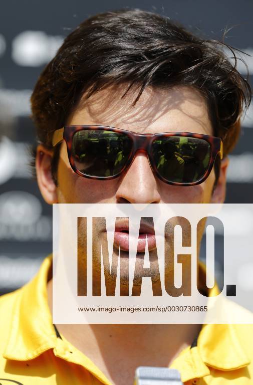 Spanish driver Carlos Sainz of Renault prepares to deliver a press conference PK Pressekonferenz prior to Mexico s Formula One Grand Prix, that will be celebrated next Sunday, at the Hermanos Rodriguez Racetrack in Mexico City, Mexico, 26 October 2017. Mexico s Grand Prix !ACHTUNG: NUR REDAKTIONELLE NUTZUNG!