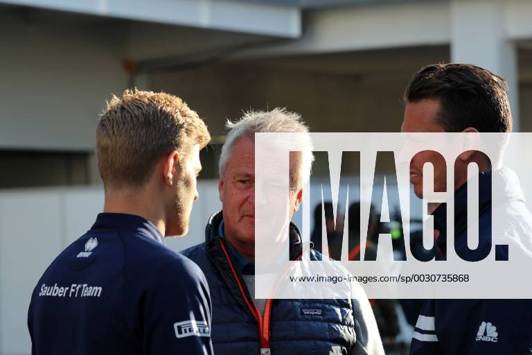 Marcus Ericsson (SUE) Sauber C36 with his father Mexican Grand Prix, Mexico City 26 - 29 October 2017 27.10.2017 - Marcus Ericsson (SUE) Sauber C36 with his father