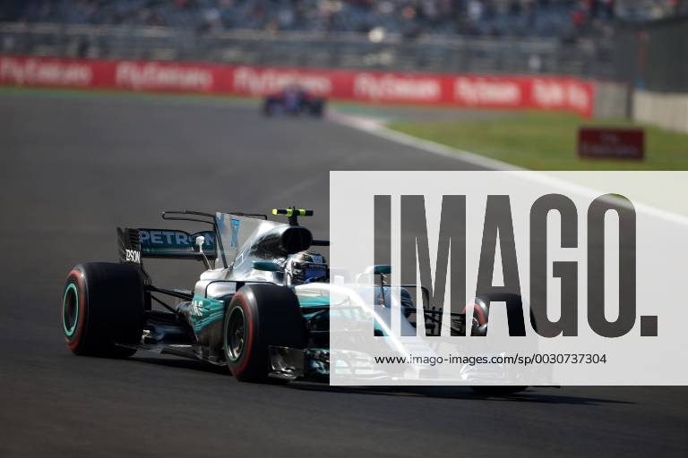 Free Practice 1, Valtteri Bottas (FIN) Mercedes AMG F1 W08 Mexican Grand Prix, Mexico City 26 - 29 October 2017 27.10.2017 - Free Practice 1, Valtteri Bottas (FIN) Mercedes AMG F1 W08